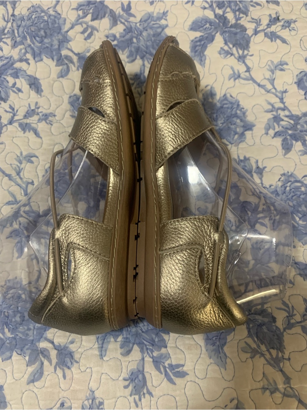 Earth Metallic Gold Leather Women's Sandals - Picture 5 of 6